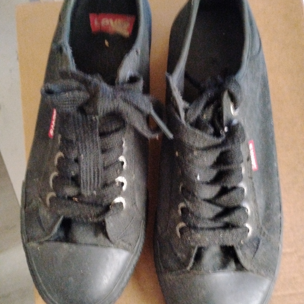 Levi's Classic Black Women's Sneakers 9